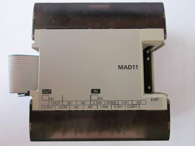 PLC CPM1A-MAD11 Omron